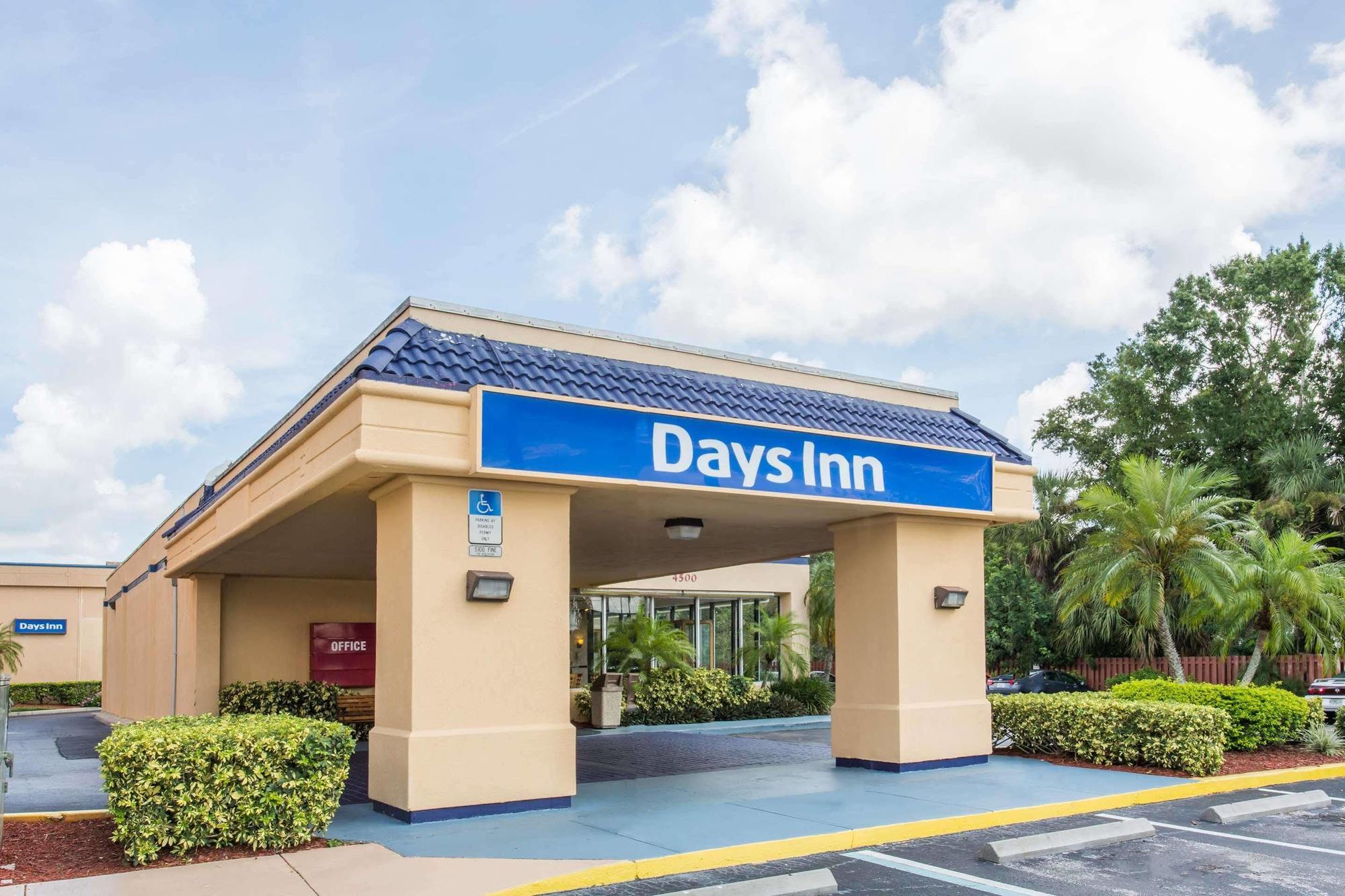 Days Inn By Wyndham Melbourne Exterior photo